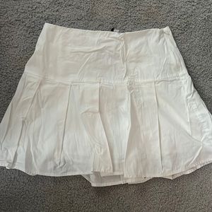 White Poplin Pleated Mini Skirt